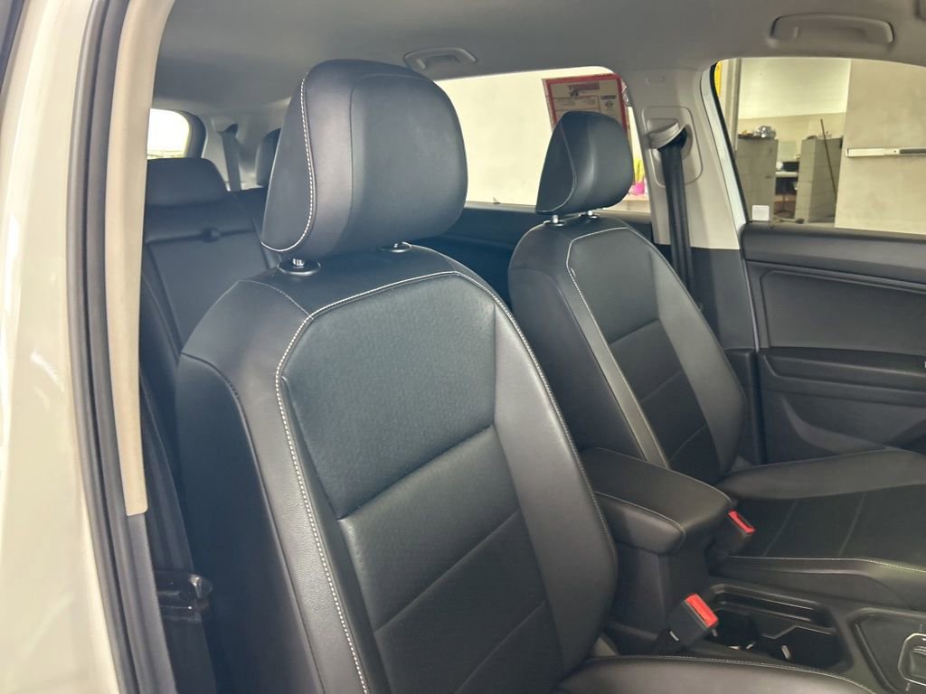 Used 2021 Volkswagen Tiguan SE image 17