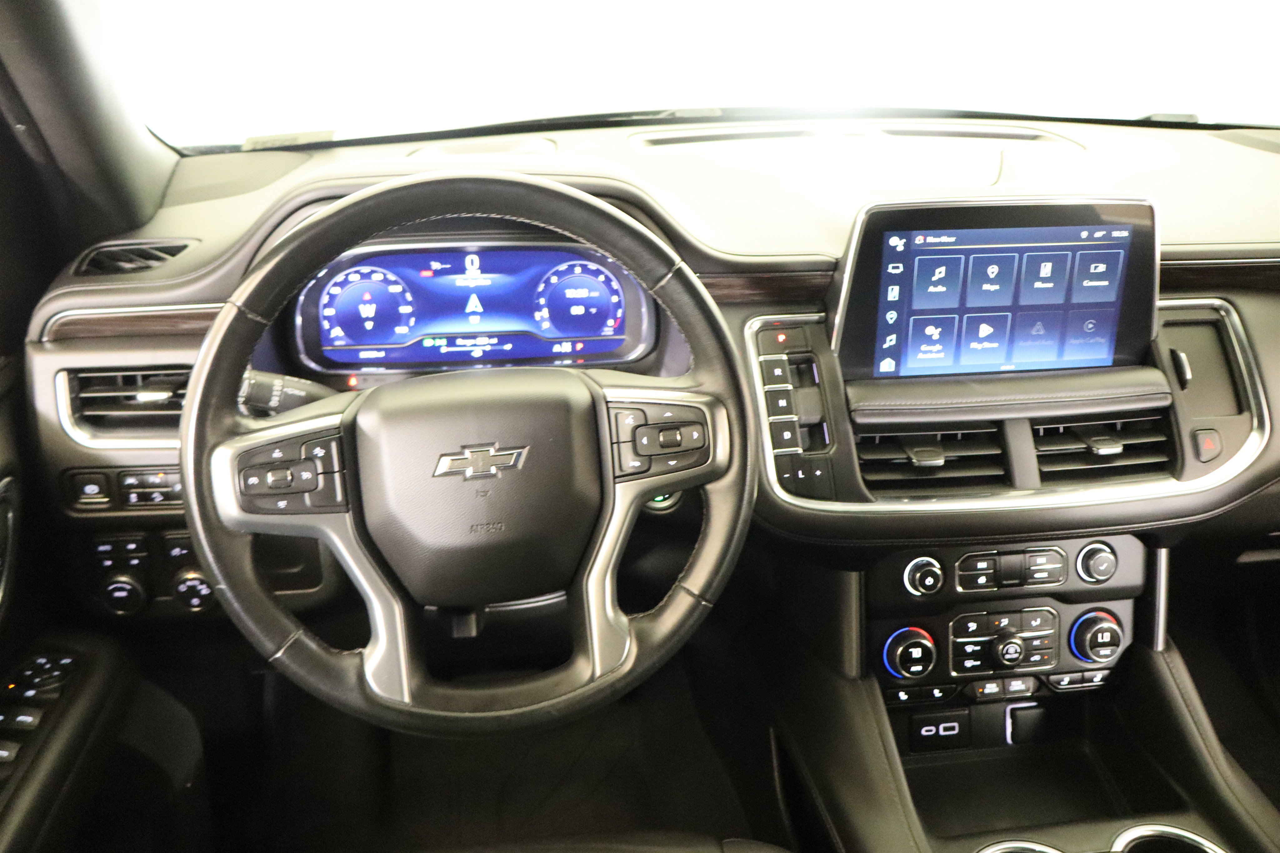 Used 2024 Chevrolet Suburban Z71 AWD/4WD image 18