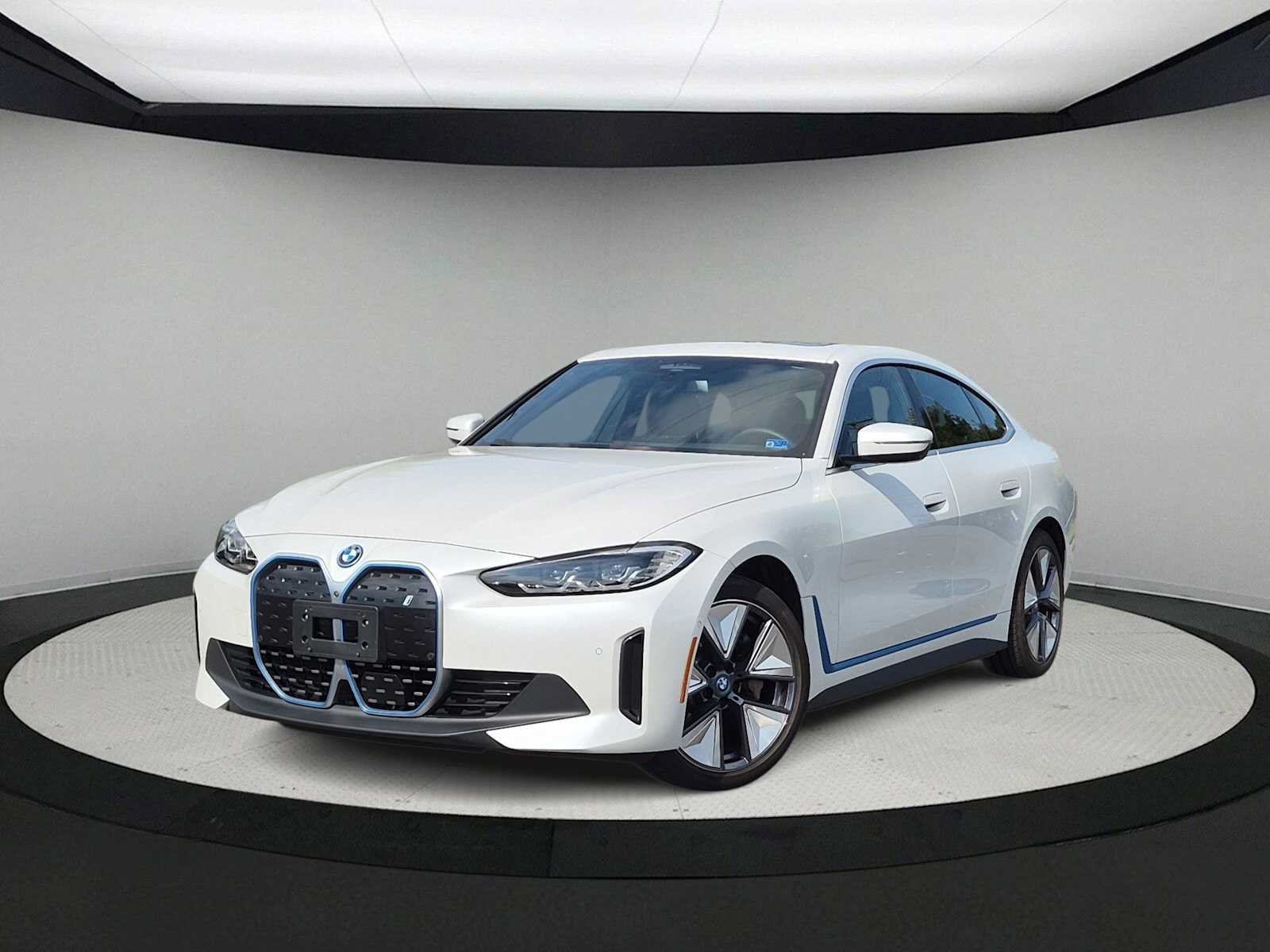 Used 2023 BMW i4 eDrive35 RWD image 1