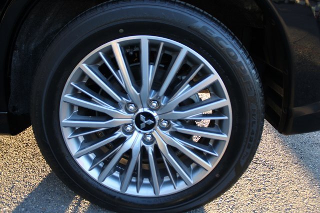 Used 2022 Mitsubishi Outlander LE image 18
