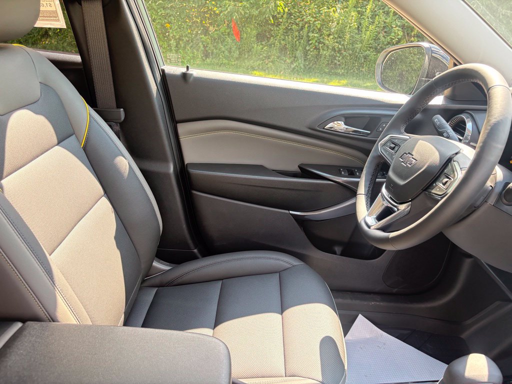 New 2026 Chevrolet Trax ACTIV w/ Sunroof Package FWD image 30
