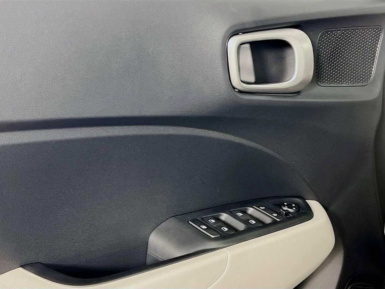 New 2026 Hyundai Venue SEL FWD image 16