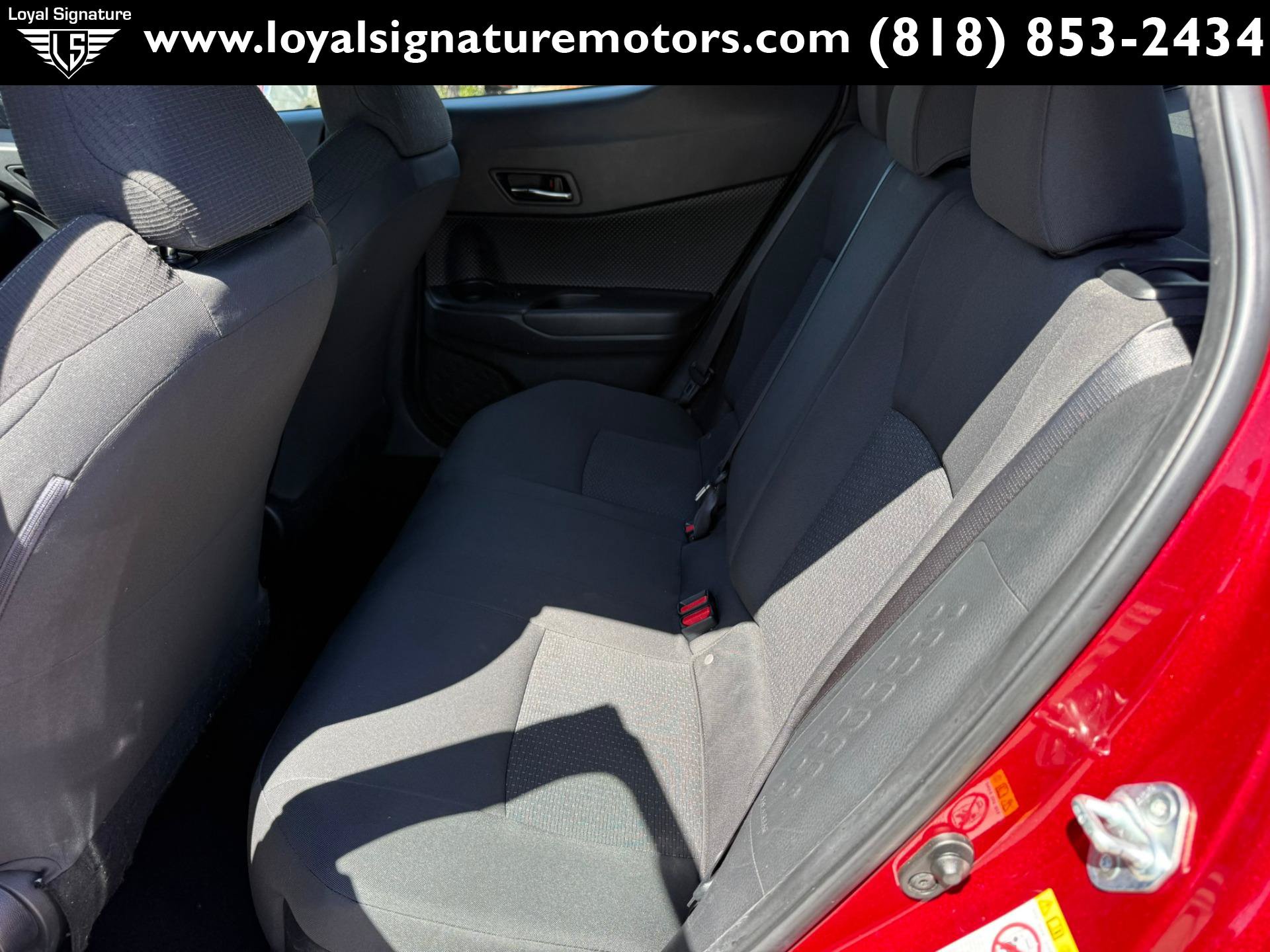 Used 2018 Toyota C-HR XLE FWD image 12