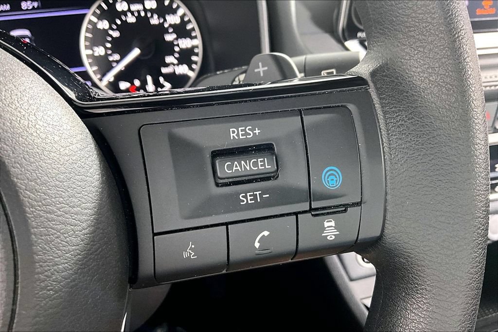 Used 2023 Nissan Rogue SV AWD/4WD image 19