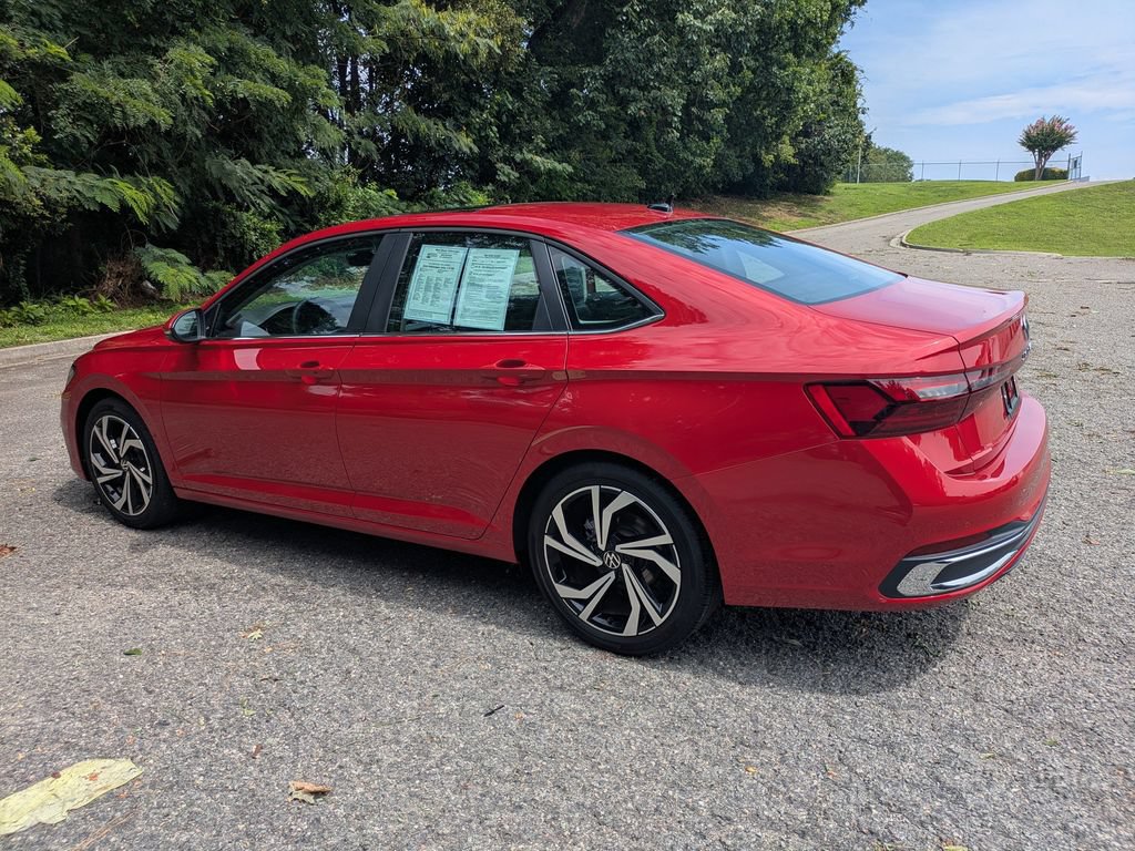 Certified 2026 Volkswagen Jetta SEL FWD image 6