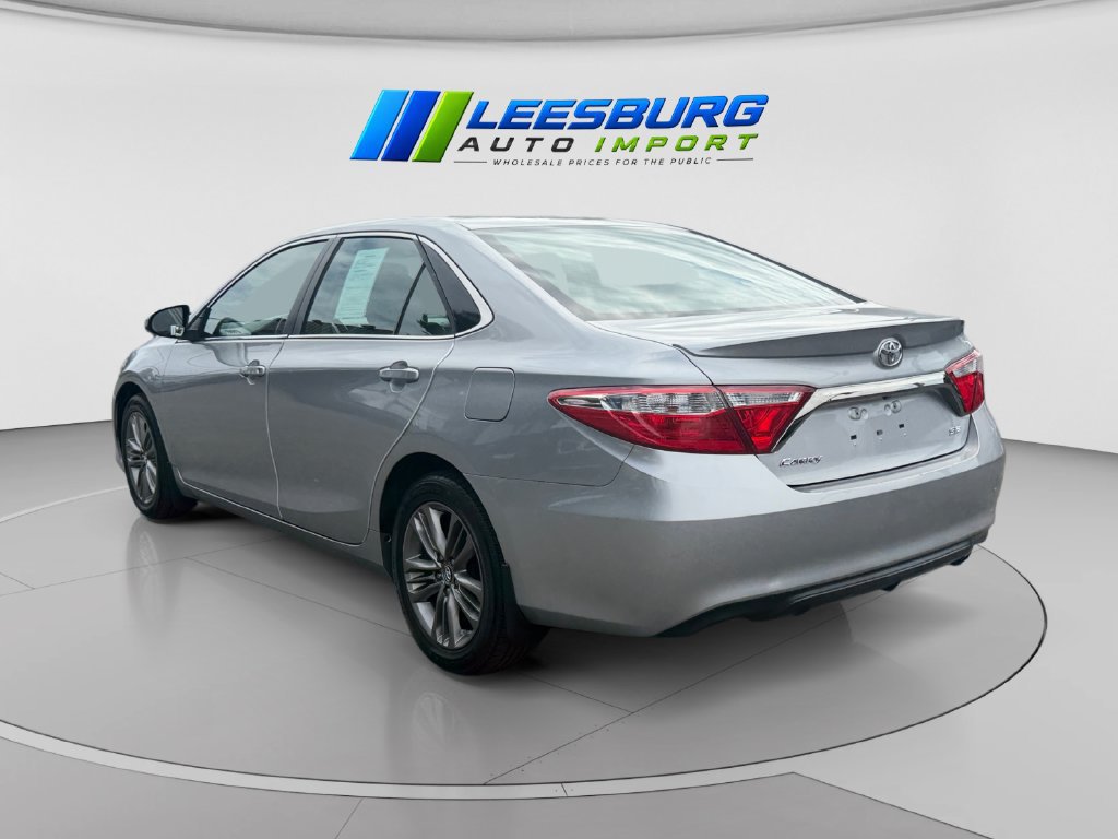 Used 2017 Toyota Camry SE FWD image 3