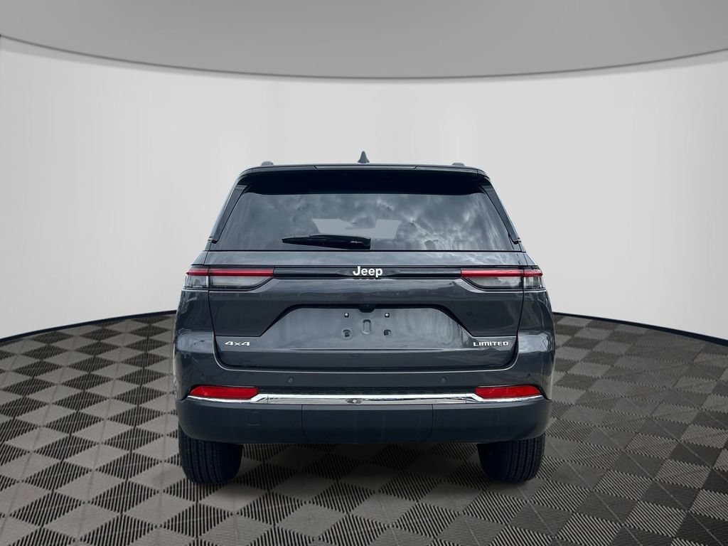Used 2025 Jeep Grand Cherokee Limited AWD/4WD image 4