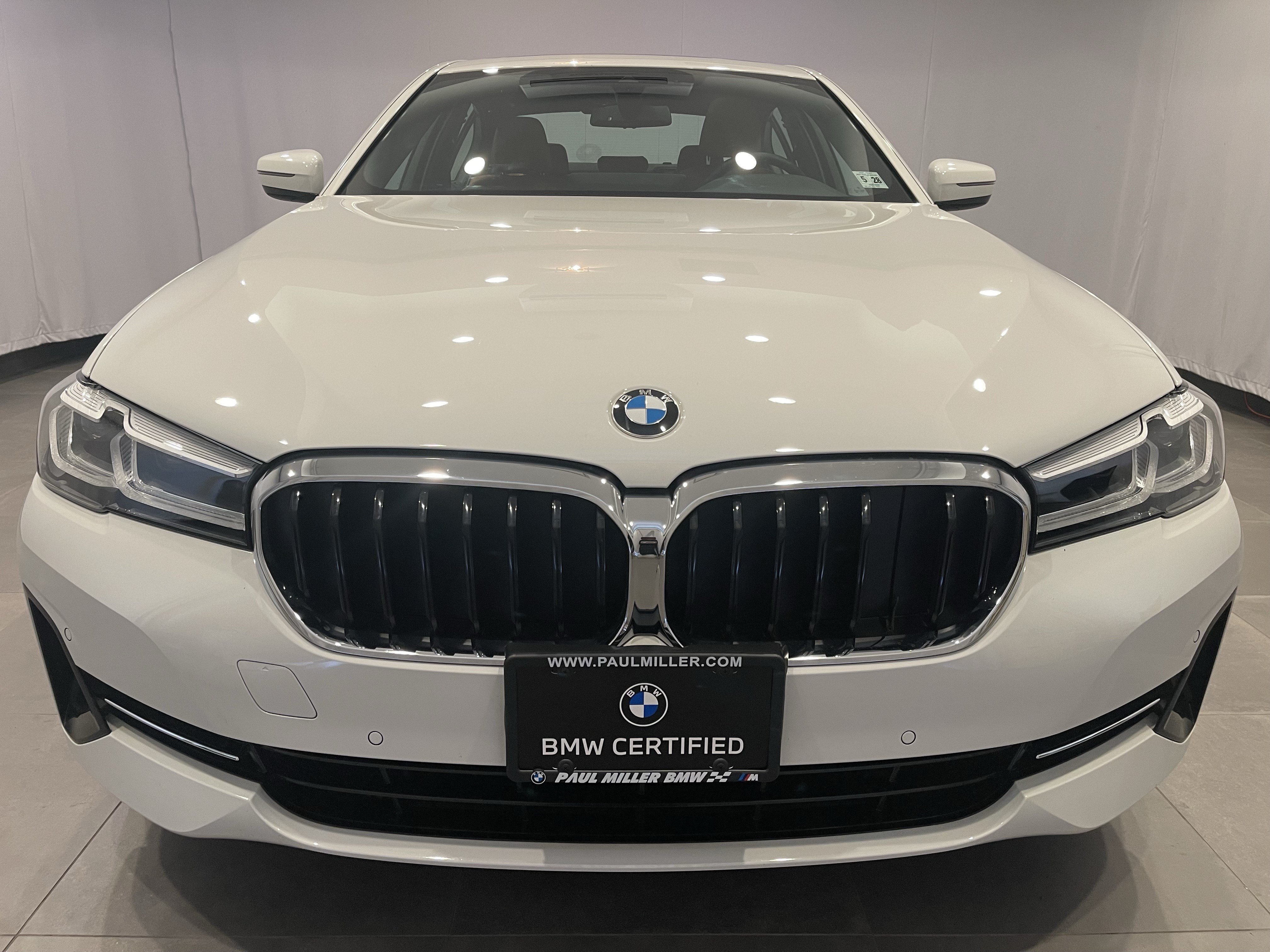 Certified 2023 BMW 530i xDrive w/ Convenience Package AWD/4WD image 2