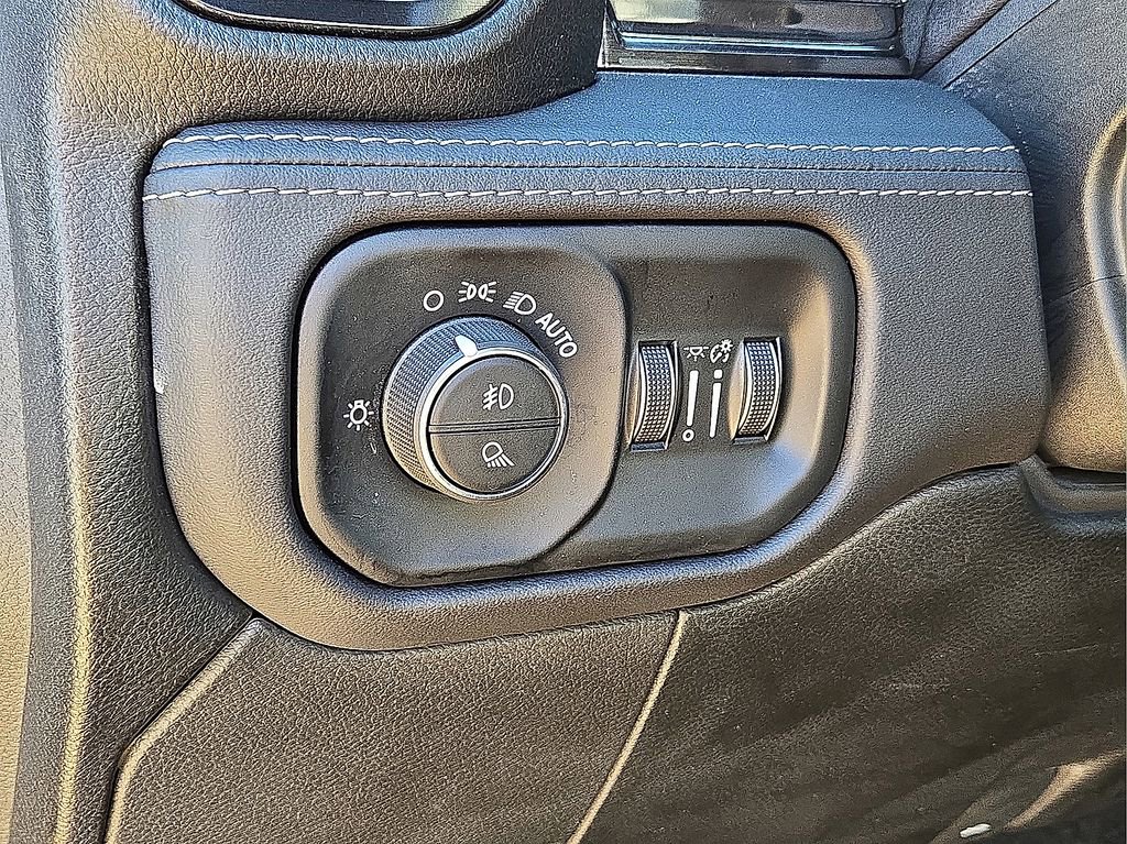 Used 2023 RAM 2500 Limited image 27
