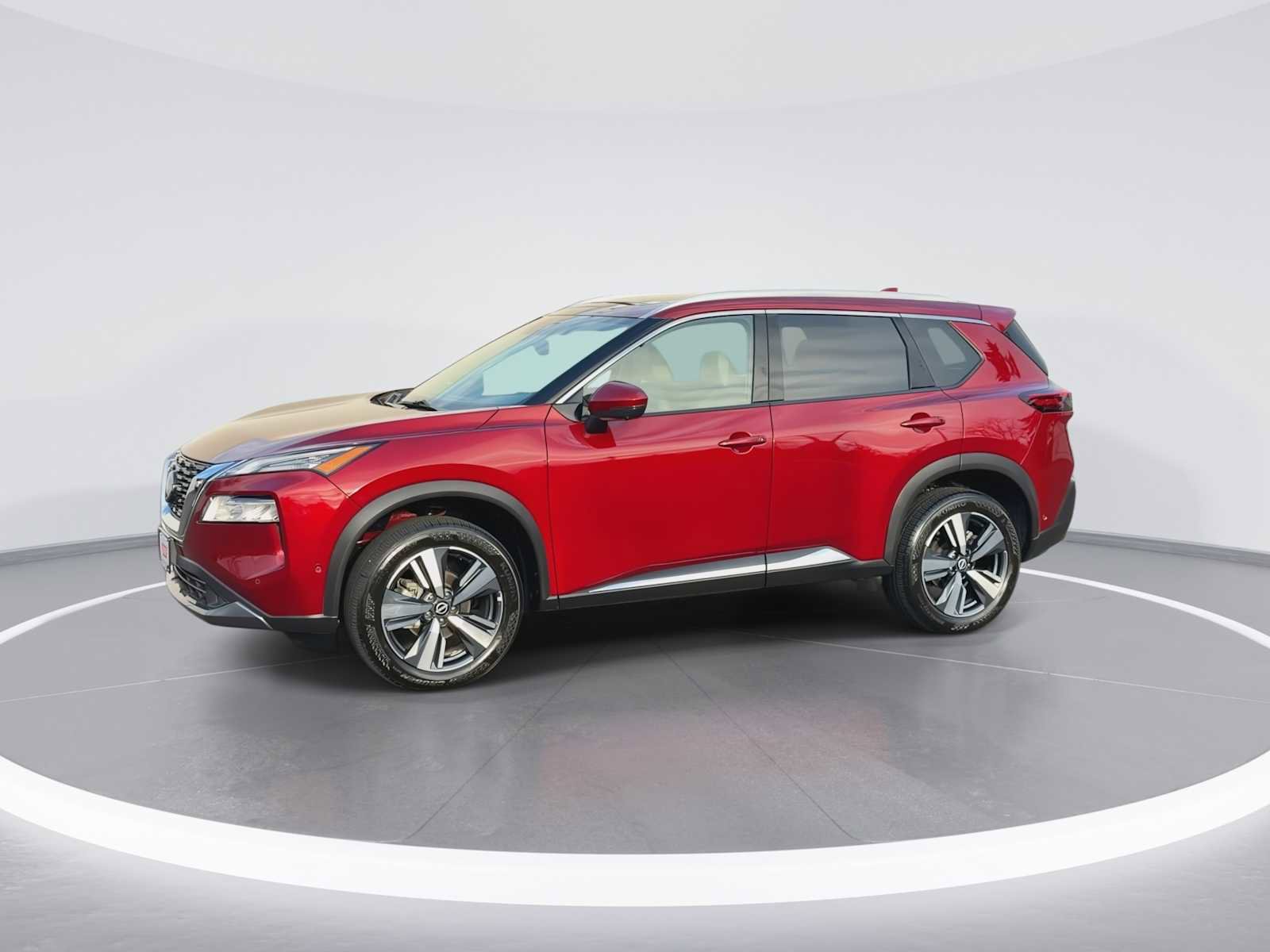 Used 2023 Nissan Rogue SL w/ SL Premium Package image 4