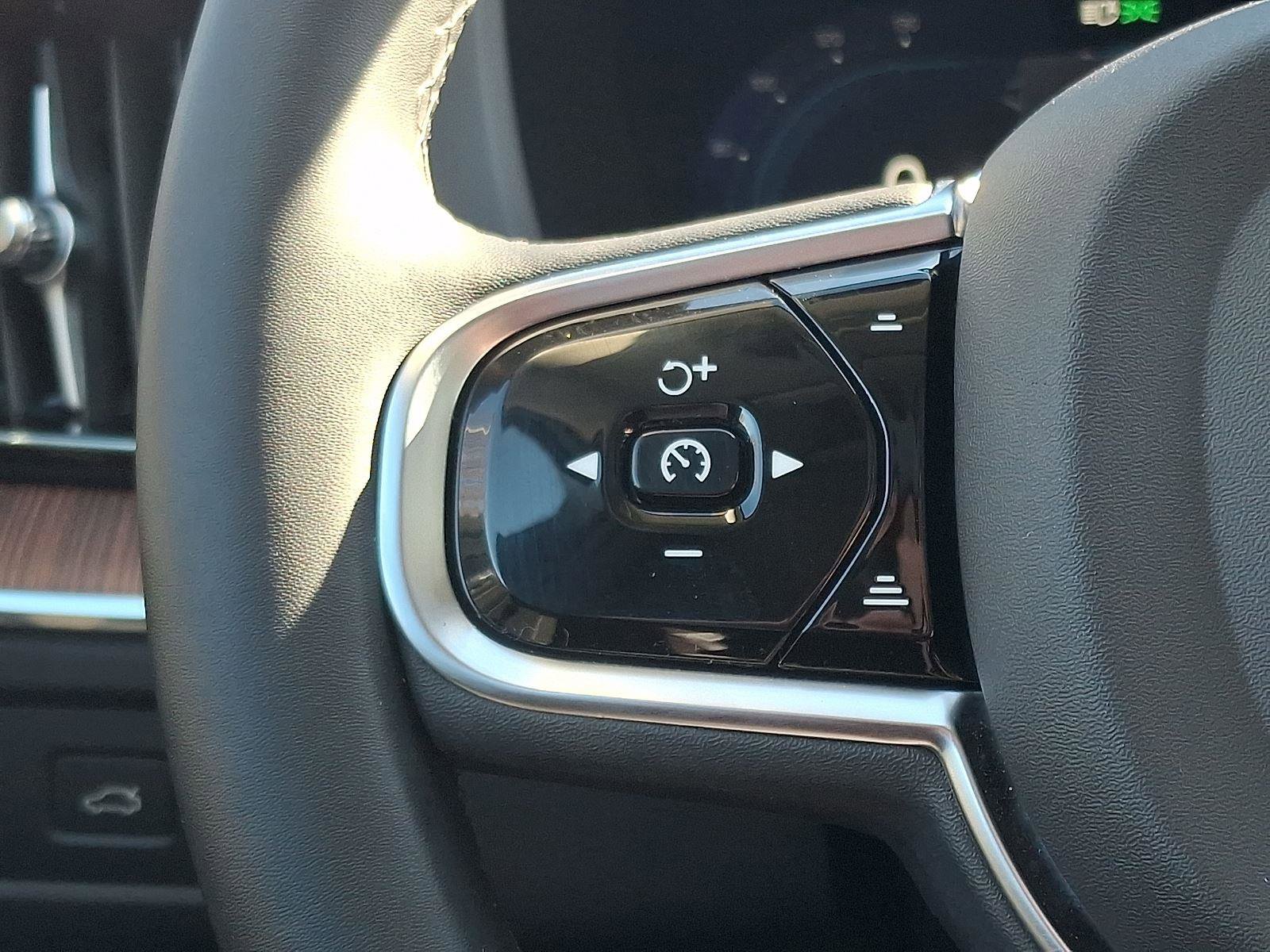 Certified 2023 Volvo XC60 B5 Plus w/ Protection Package Premier image 22