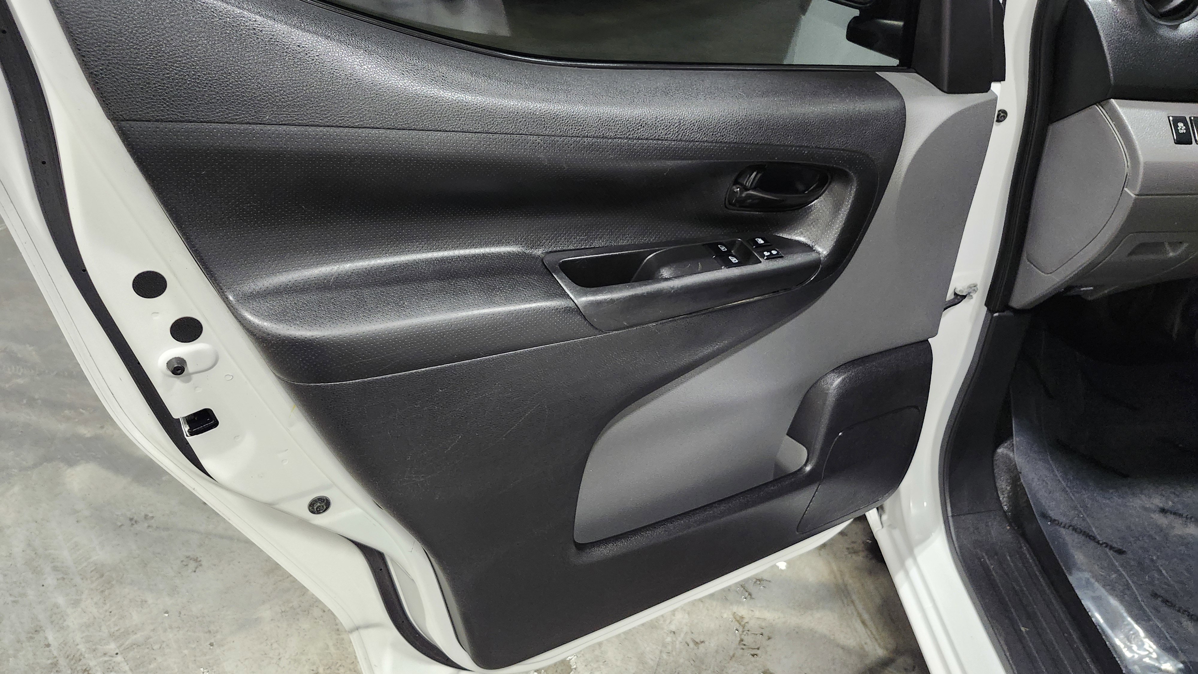 Used 2021 Nissan NV200 S w/ Back Door Glass Package image 24