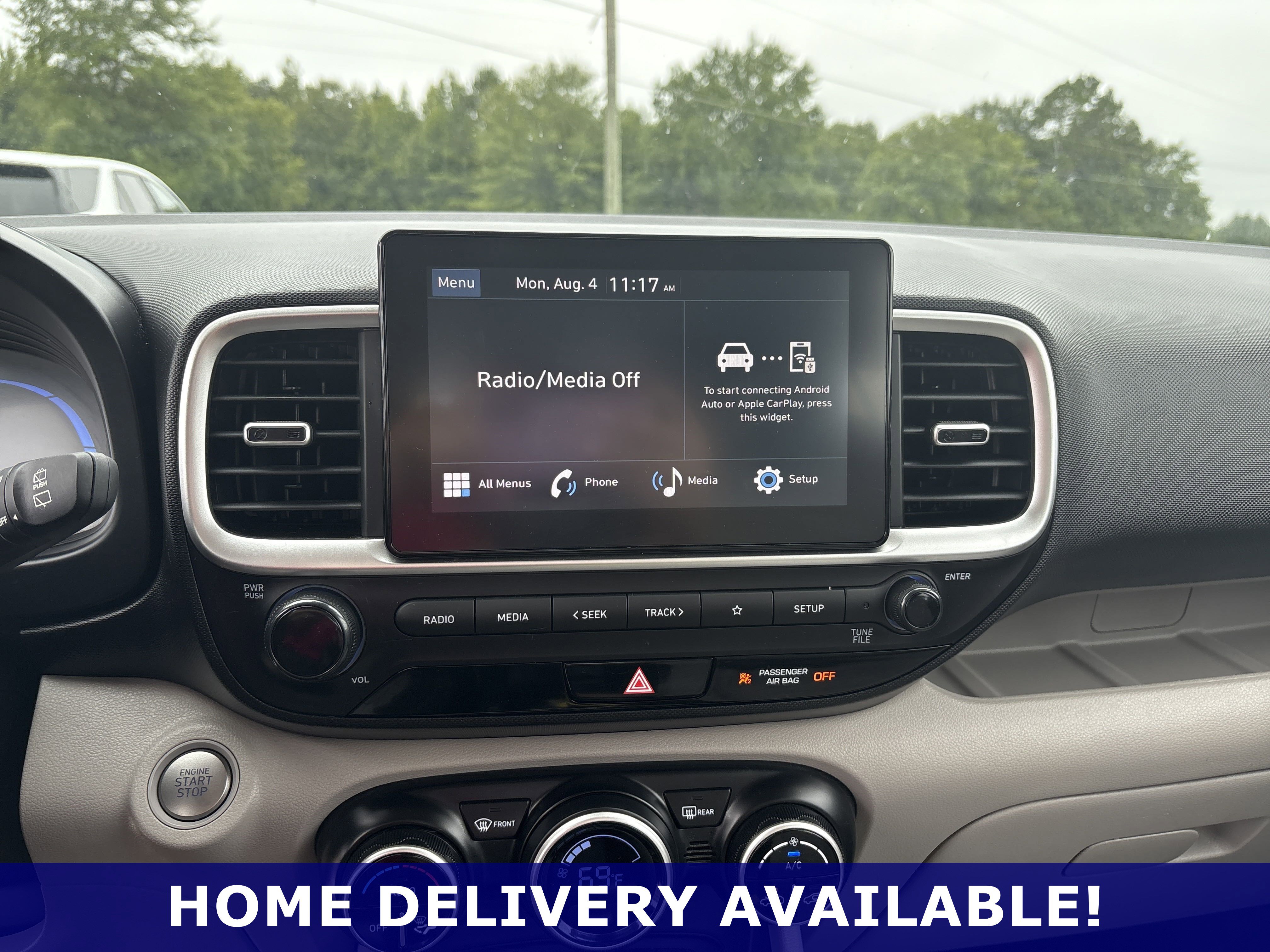 Used 2025 Hyundai Venue SEL image 8