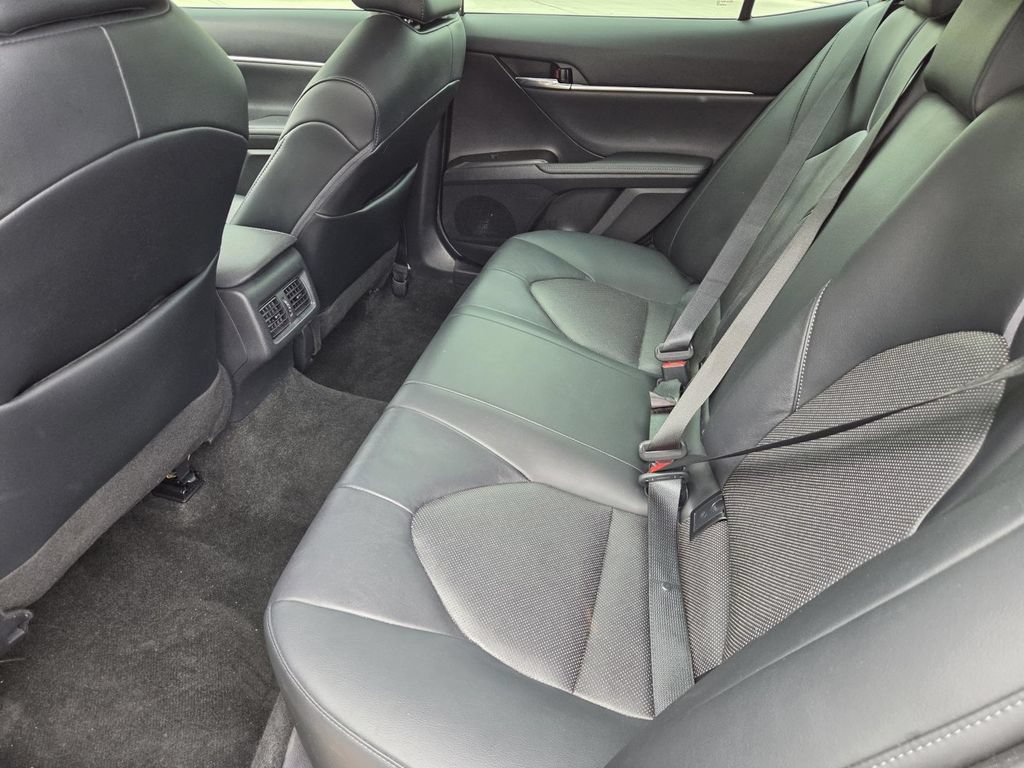 Used 2023 Toyota Camry XLE FWD image 11