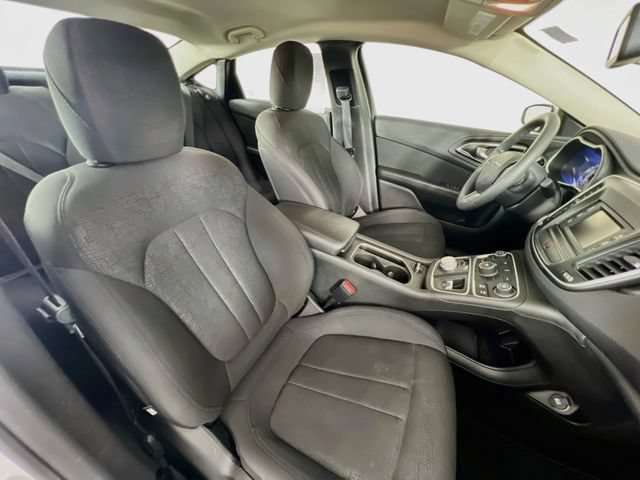 Used 2016 Chrysler 200 Limited FWD image 27
