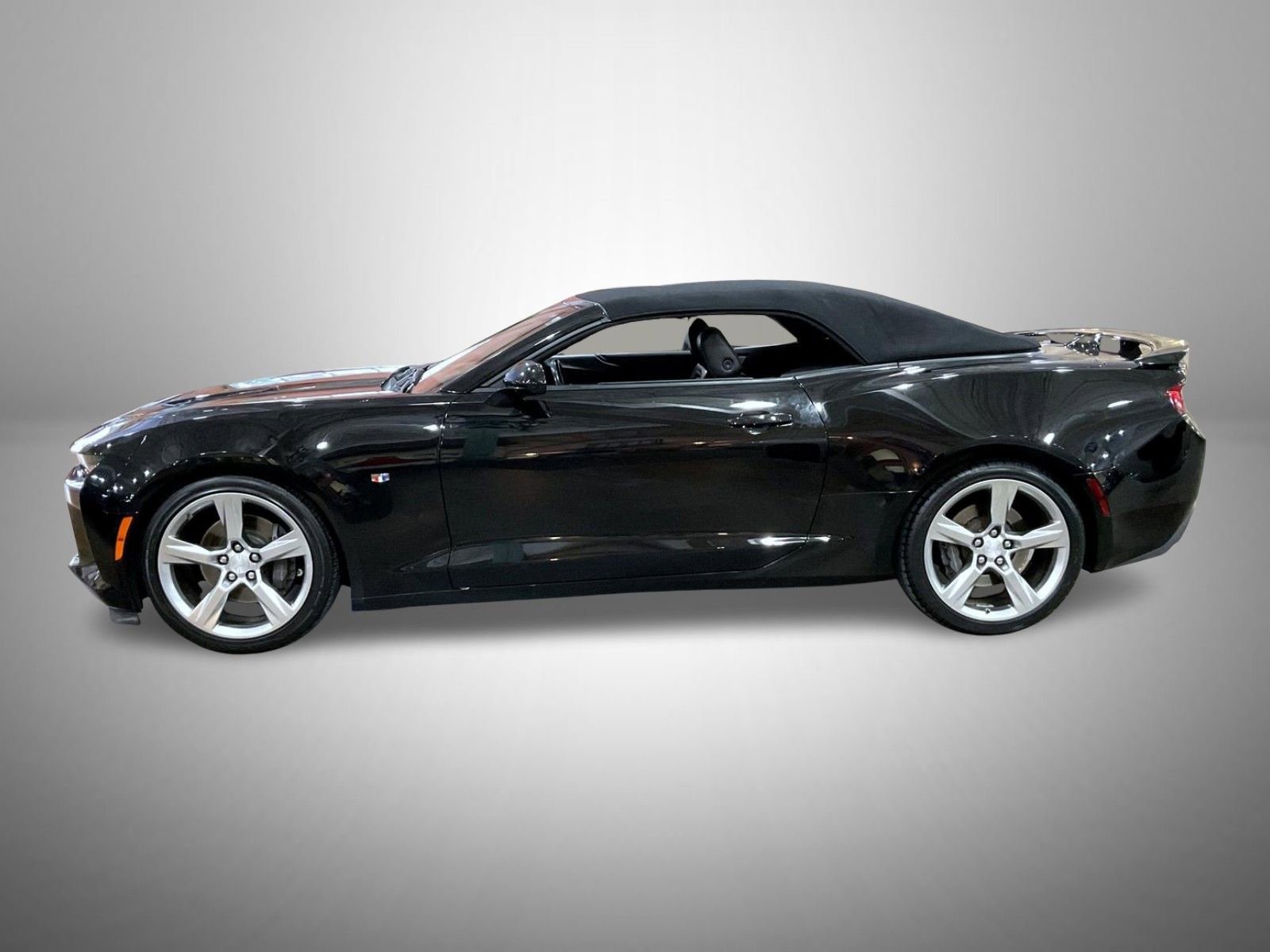 Used 2018 Chevrolet Camaro SS image 8