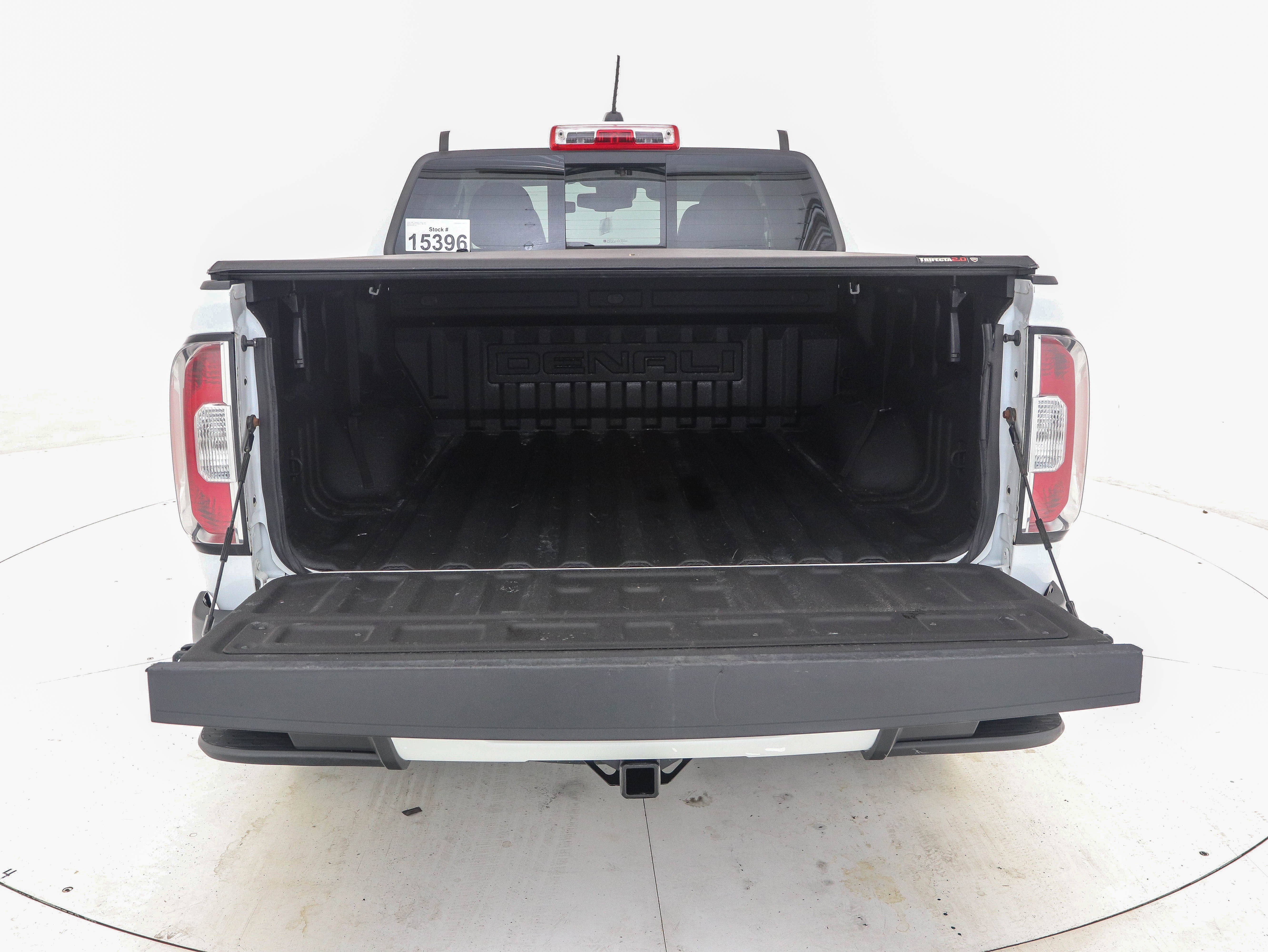 Used 2018 GMC Canyon Denali image 10