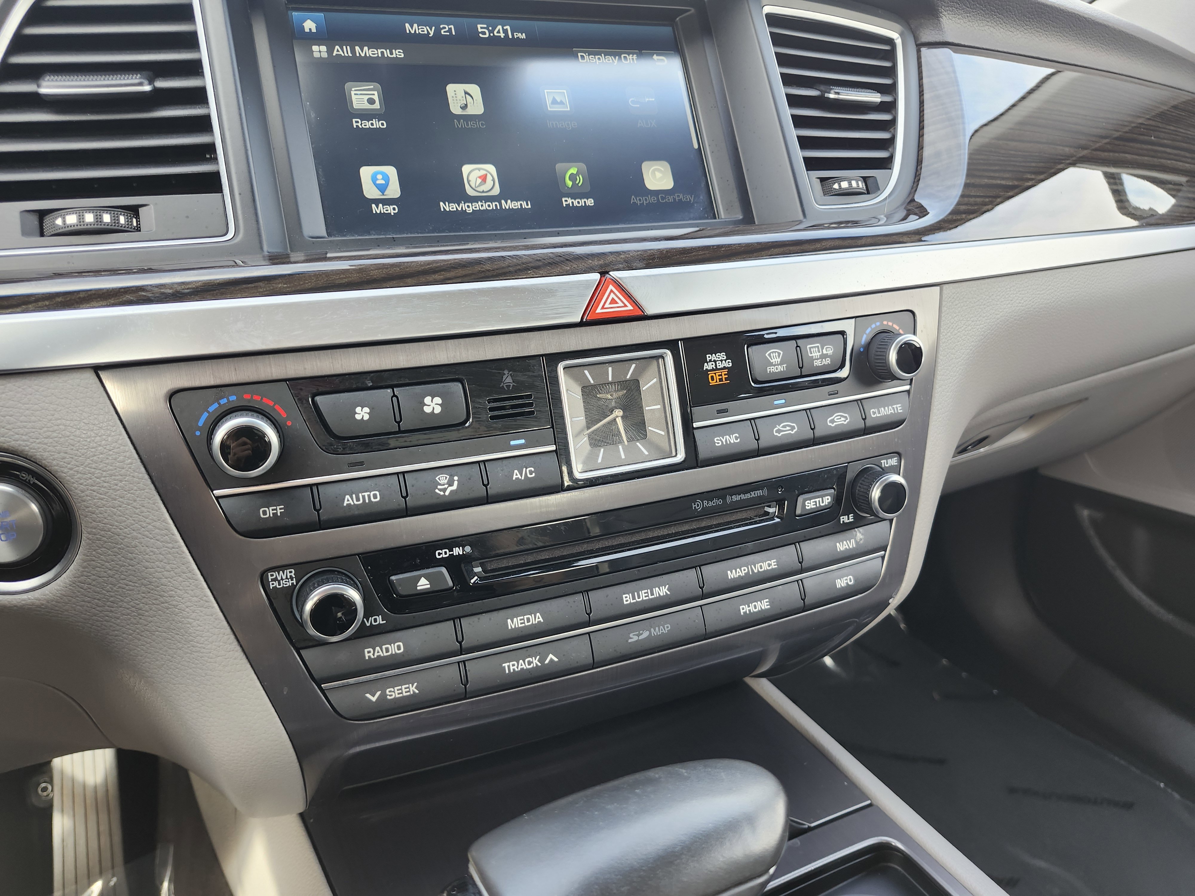 Used 2018 Genesis G80 3.8 RWD image 32