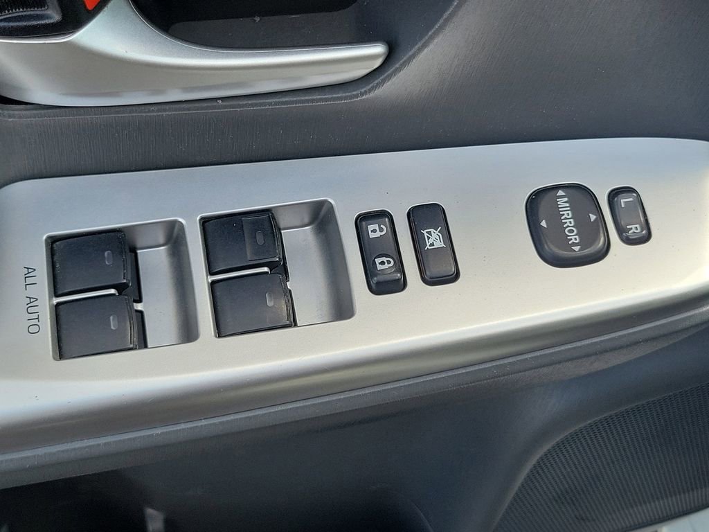 Used 2014 Toyota Prius V Three image 21