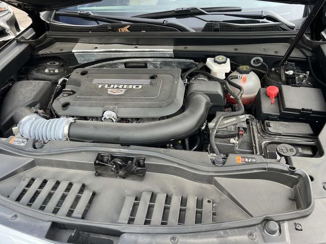 Certified 2024 Cadillac XT4 Luxury w/ Cold Weather Package image 9