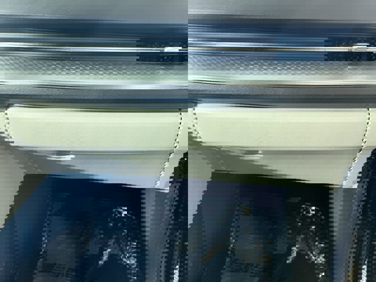 Certified 2024 Kia Carnival LX image 34