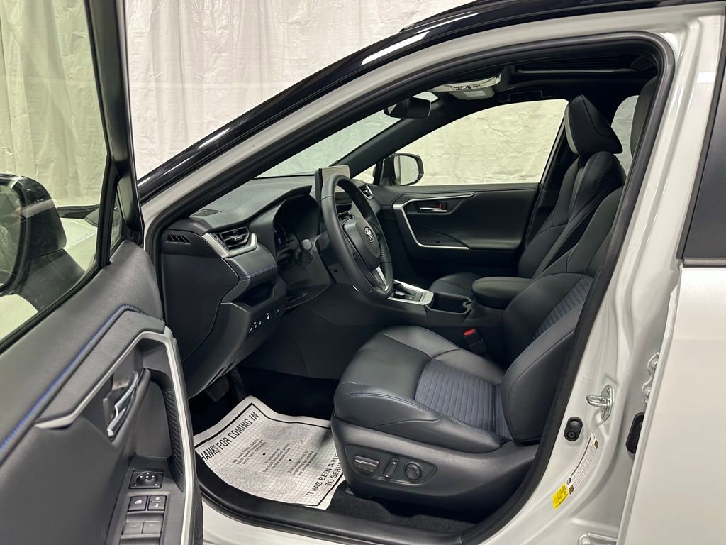 Used 2025 Toyota RAV4 XSE w/ Weather Package image 10