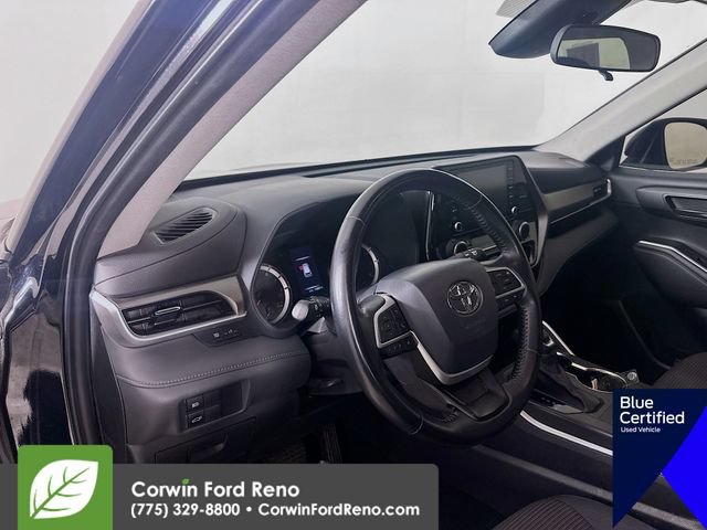 Used 2022 Toyota Highlander LE AWD/4WD image 11