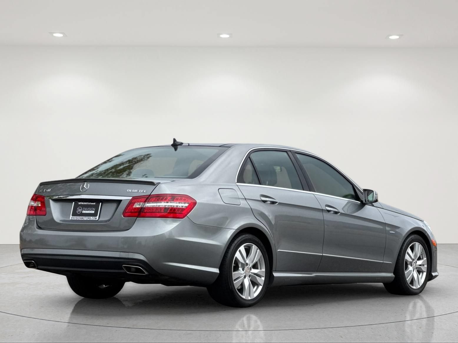 Used 2011 Mercedes-Benz E 350 BlueTEC Sedan image 6