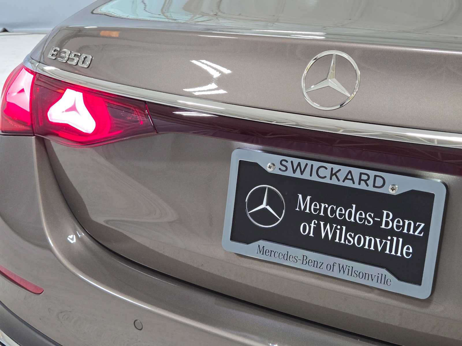 New 2027 Mercedes-Benz E 350 4MATIC Sedan image 13