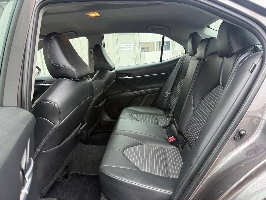 Used 2024 Toyota Camry SE image 11