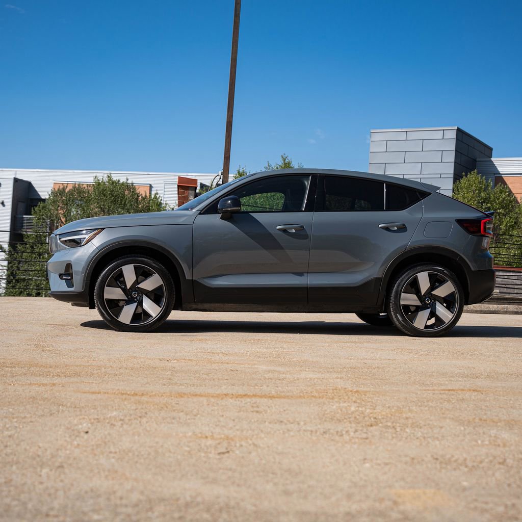 Certified 2023 Volvo C40 P8 Recharge Ultimate image 3