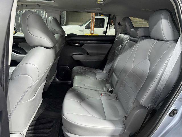 Certified 2022 Toyota Highlander XLE image 17