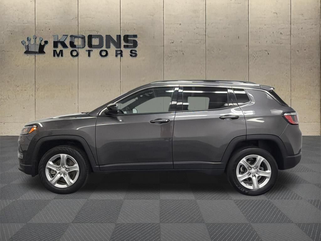 Used 2023 Jeep Compass Latitude AWD/4WD video 4