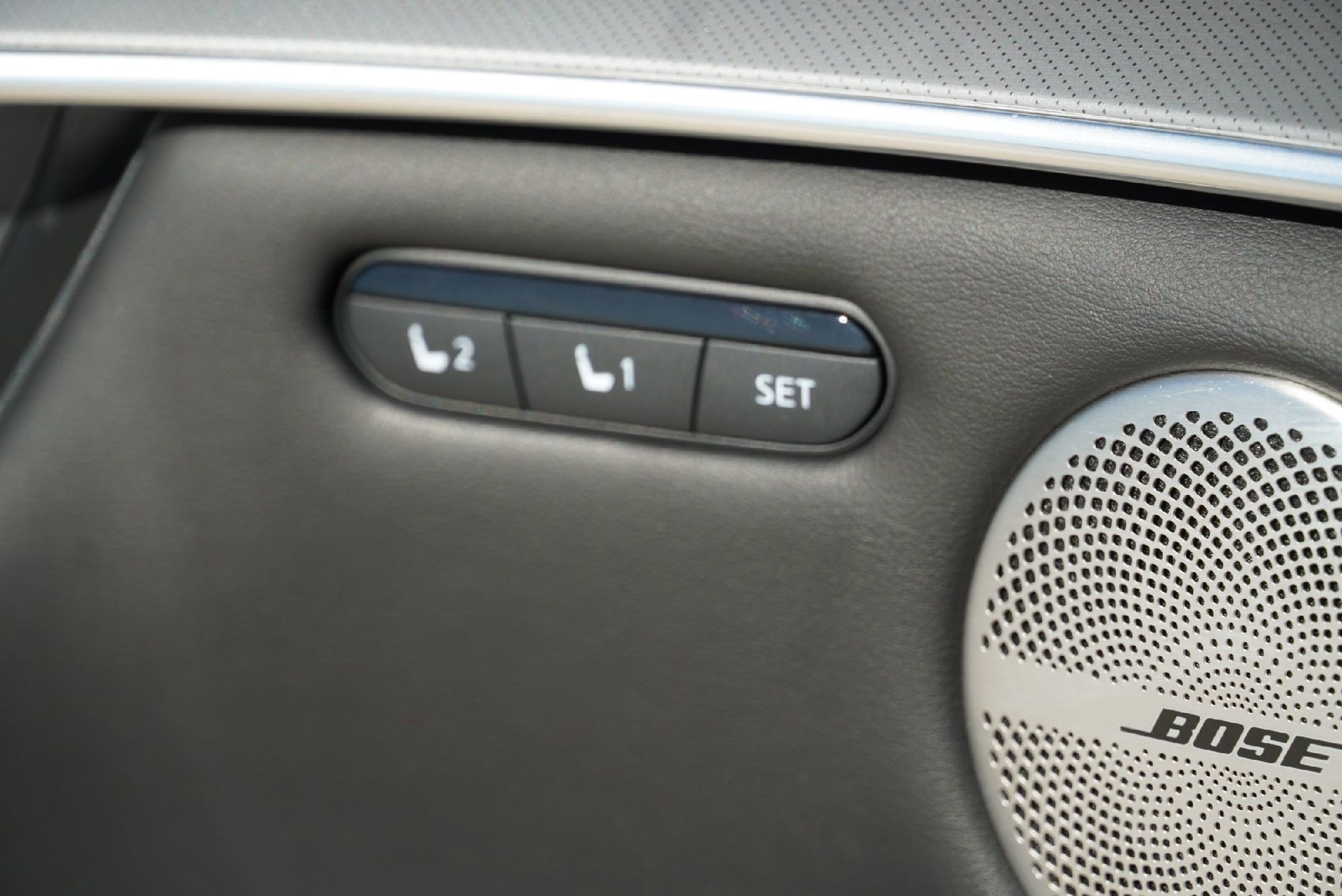 Certified 2024 INFINITI QX50 Luxe w/ Accent Package image 24