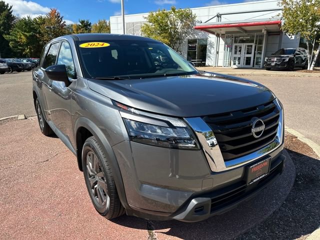 Used 2024 Nissan Pathfinder S image 8