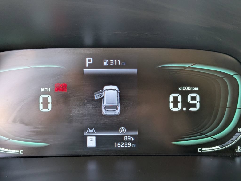 Certified 2023 Kia Soul LX w/ LX Technology Package FWD image 33