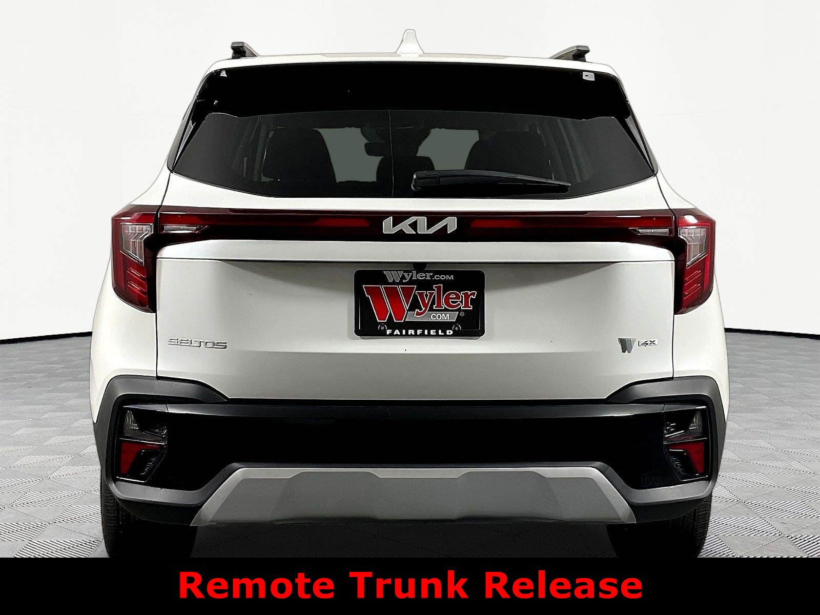 Used 2025 Kia Seltos S AWD/4WD image 5