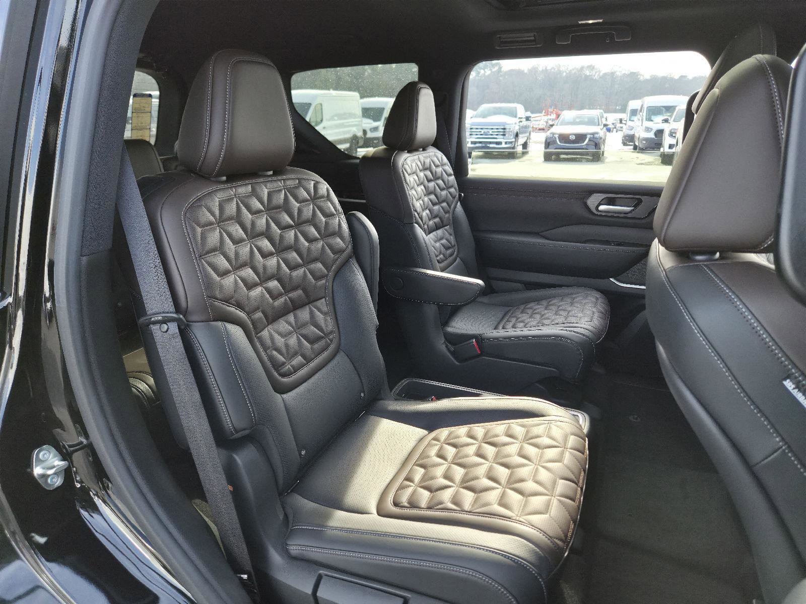 New 2025 Nissan Armada Platinum Reserve image 17