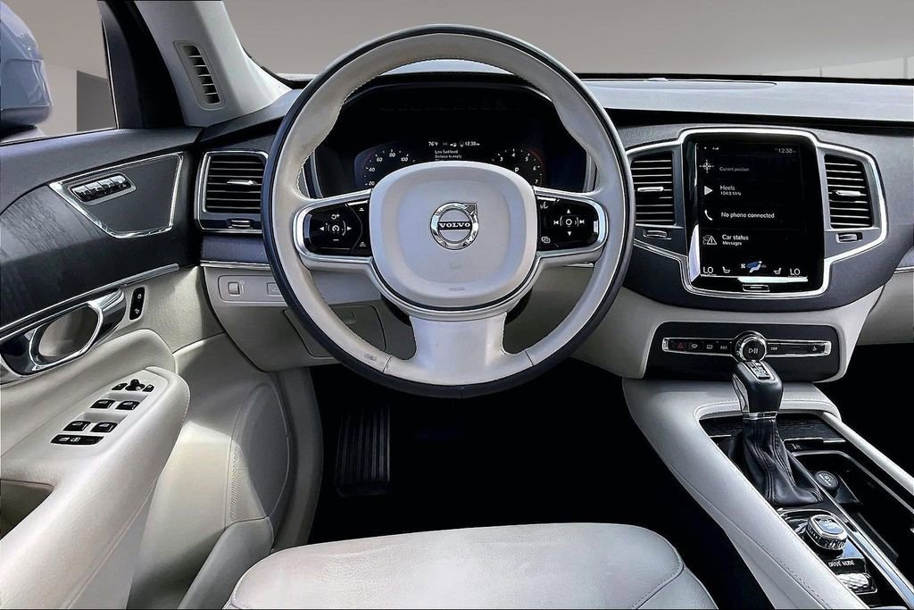 Used 2020 Volvo XC90 T6 Momentum w/ Protection Package Premier AWD/4WD image 5