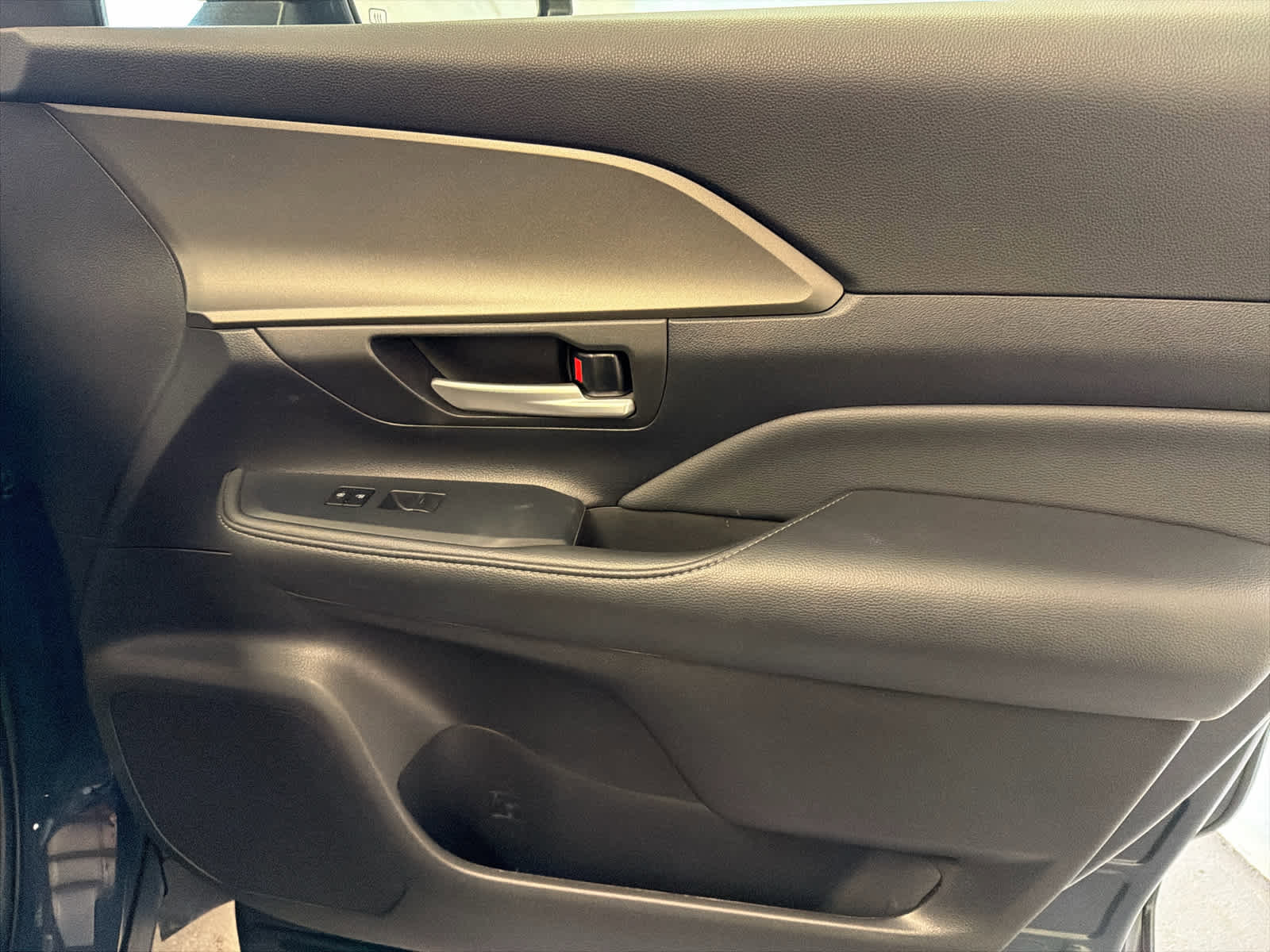 Used 2025 Toyota Grand Highlander FWD image 28