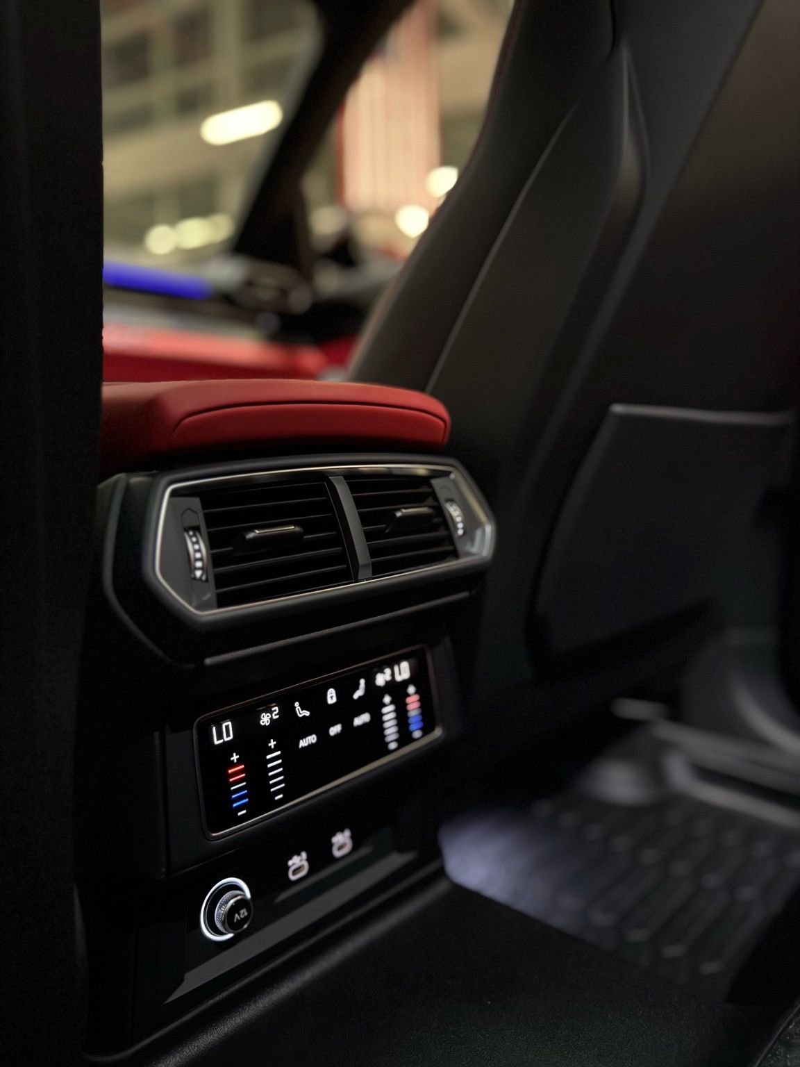 Used 2022 Lamborghini Urus image 25