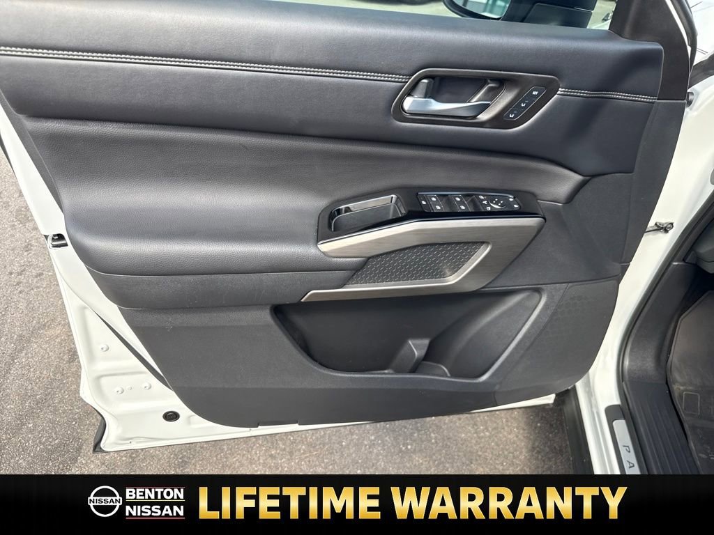 Certified 2024 Nissan Pathfinder Platinum w/ Cargo Package image 11