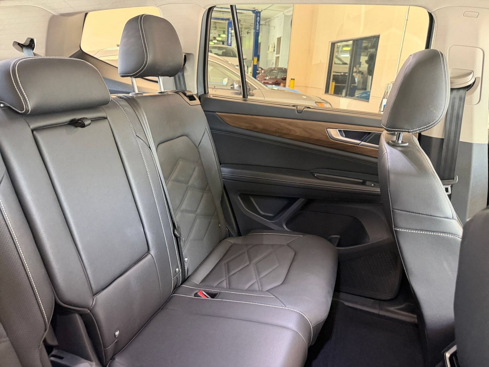 Used 2026 Volkswagen Atlas SE FWD image 30