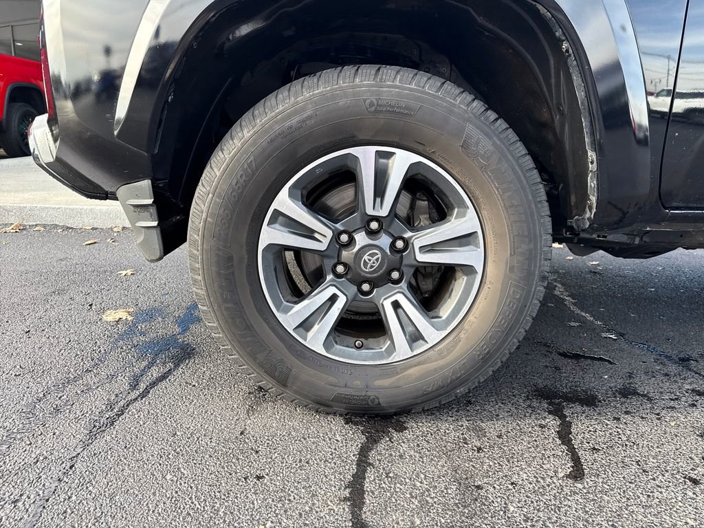 Used 2017 Toyota Tacoma TRD Sport image 34