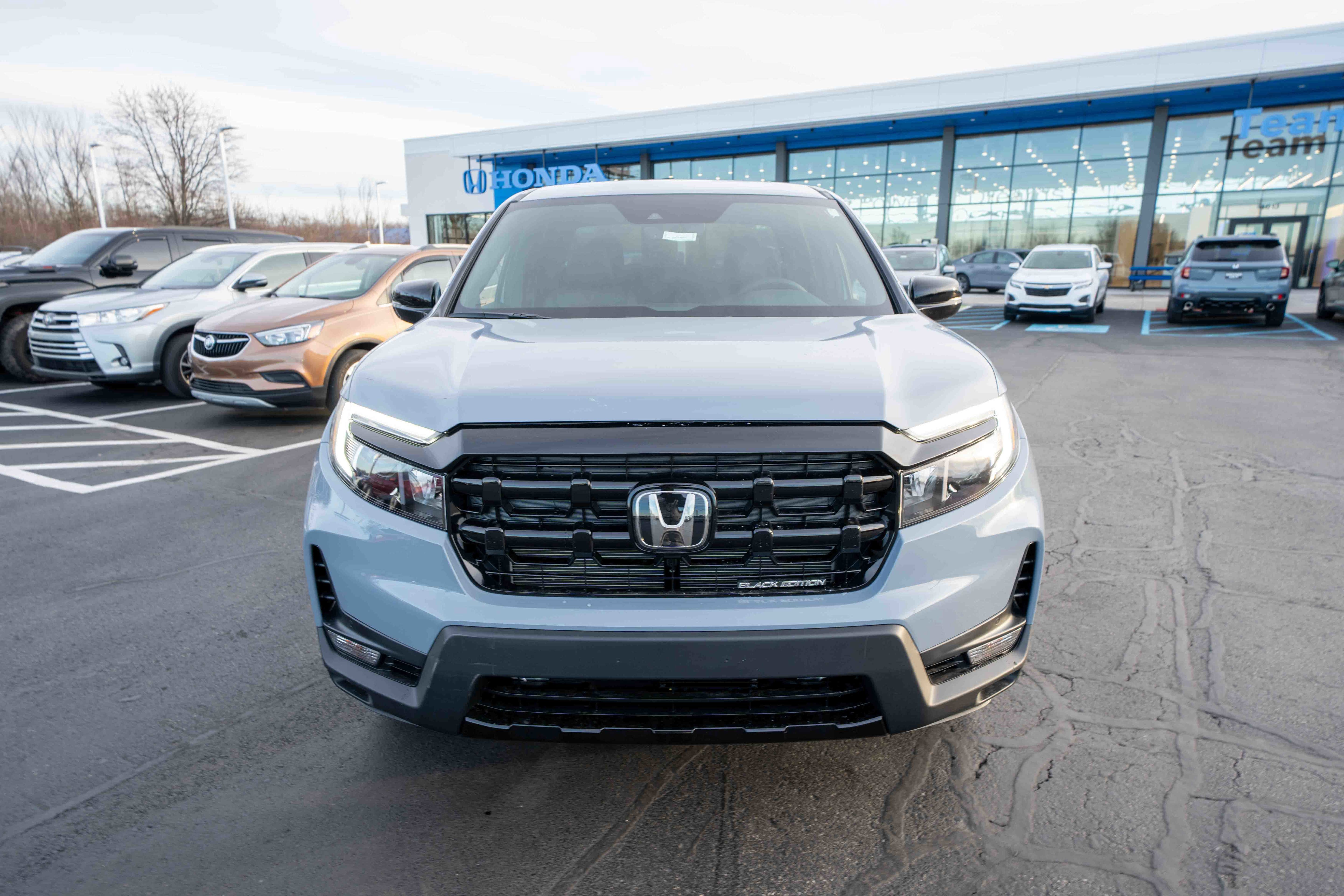 New 2026 Honda Ridgeline Black Edition image 2