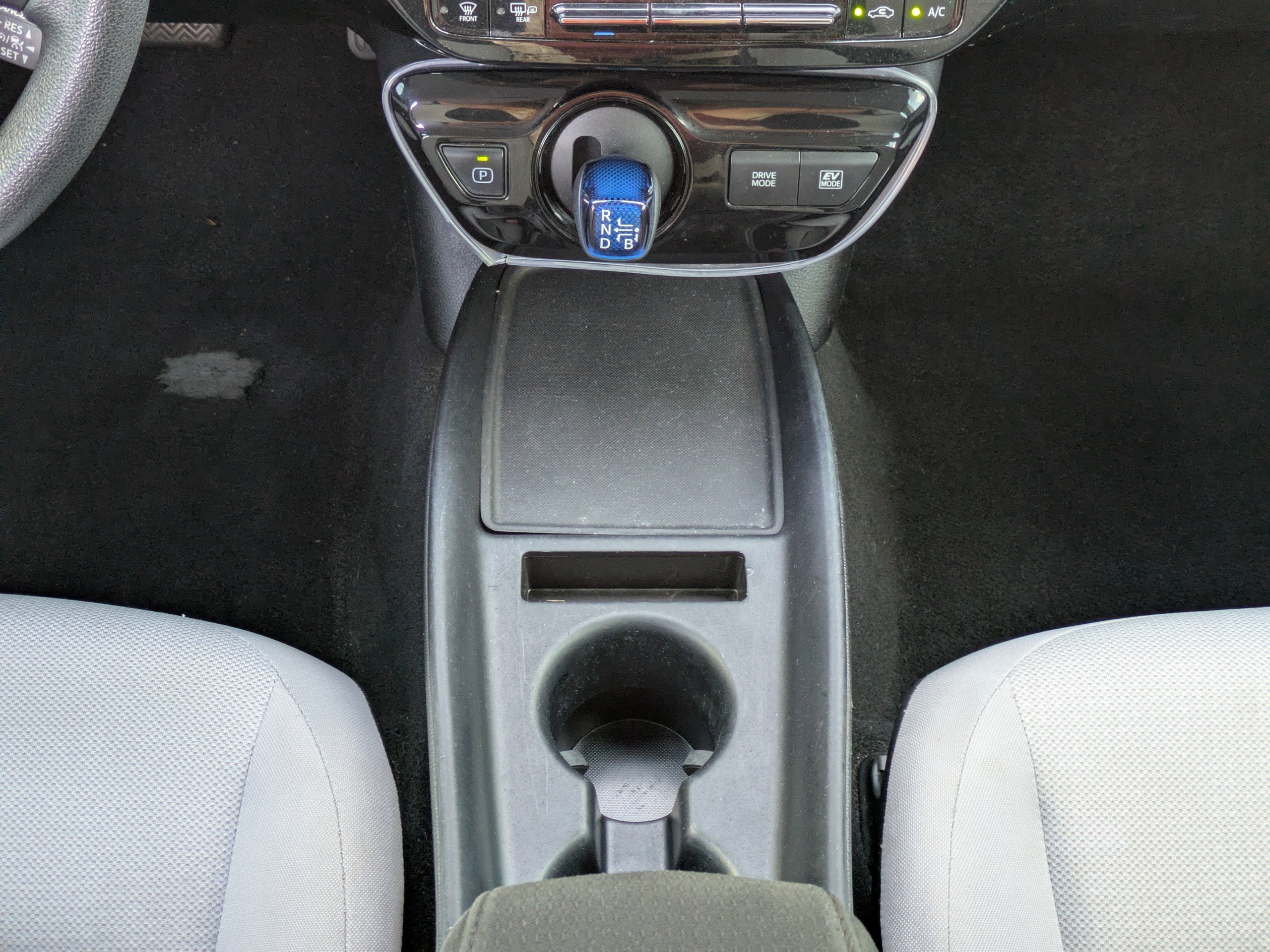 Used 2020 Toyota Prius LE image 20