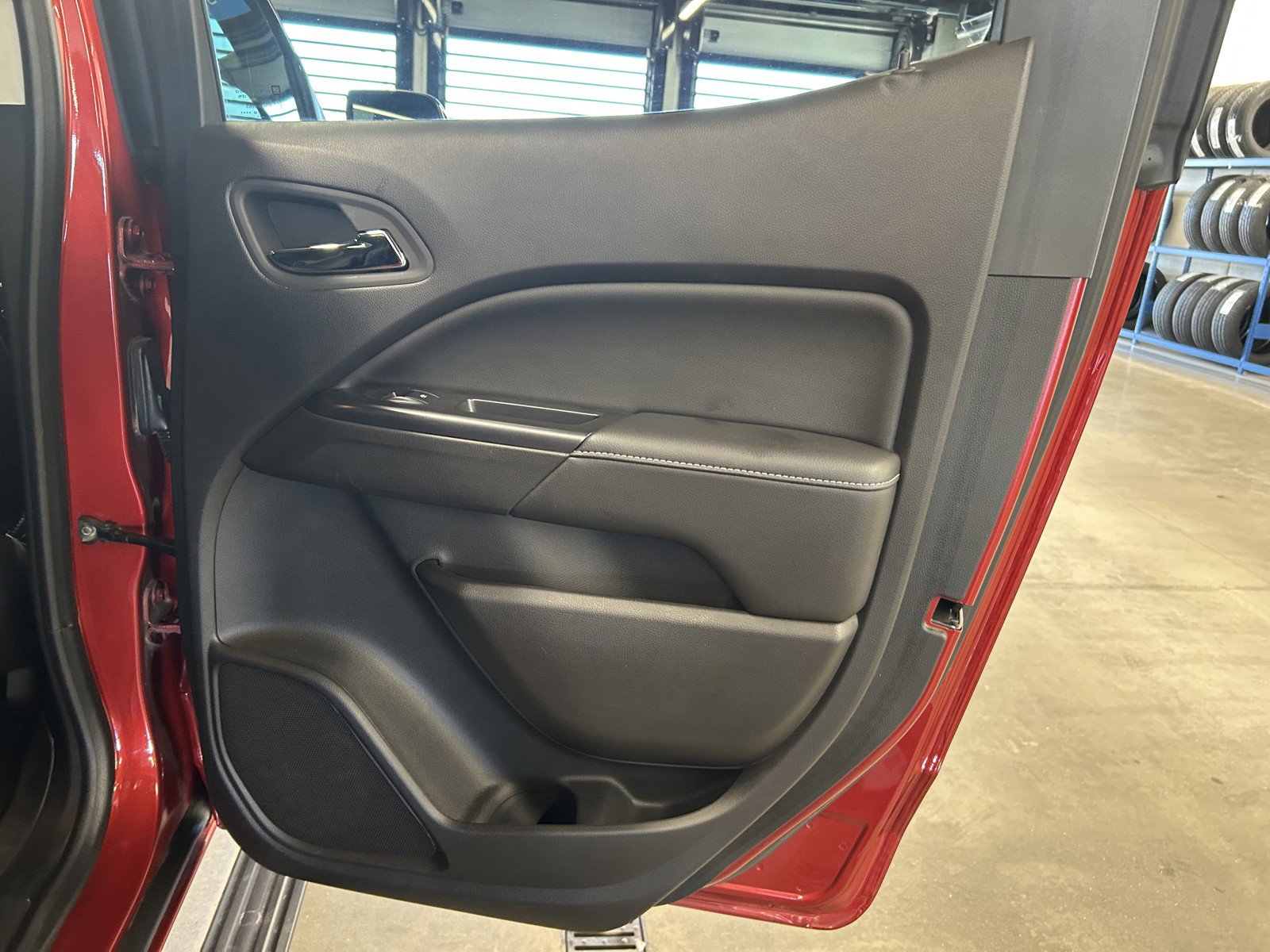 Used 2016 GMC Canyon SLT image 17