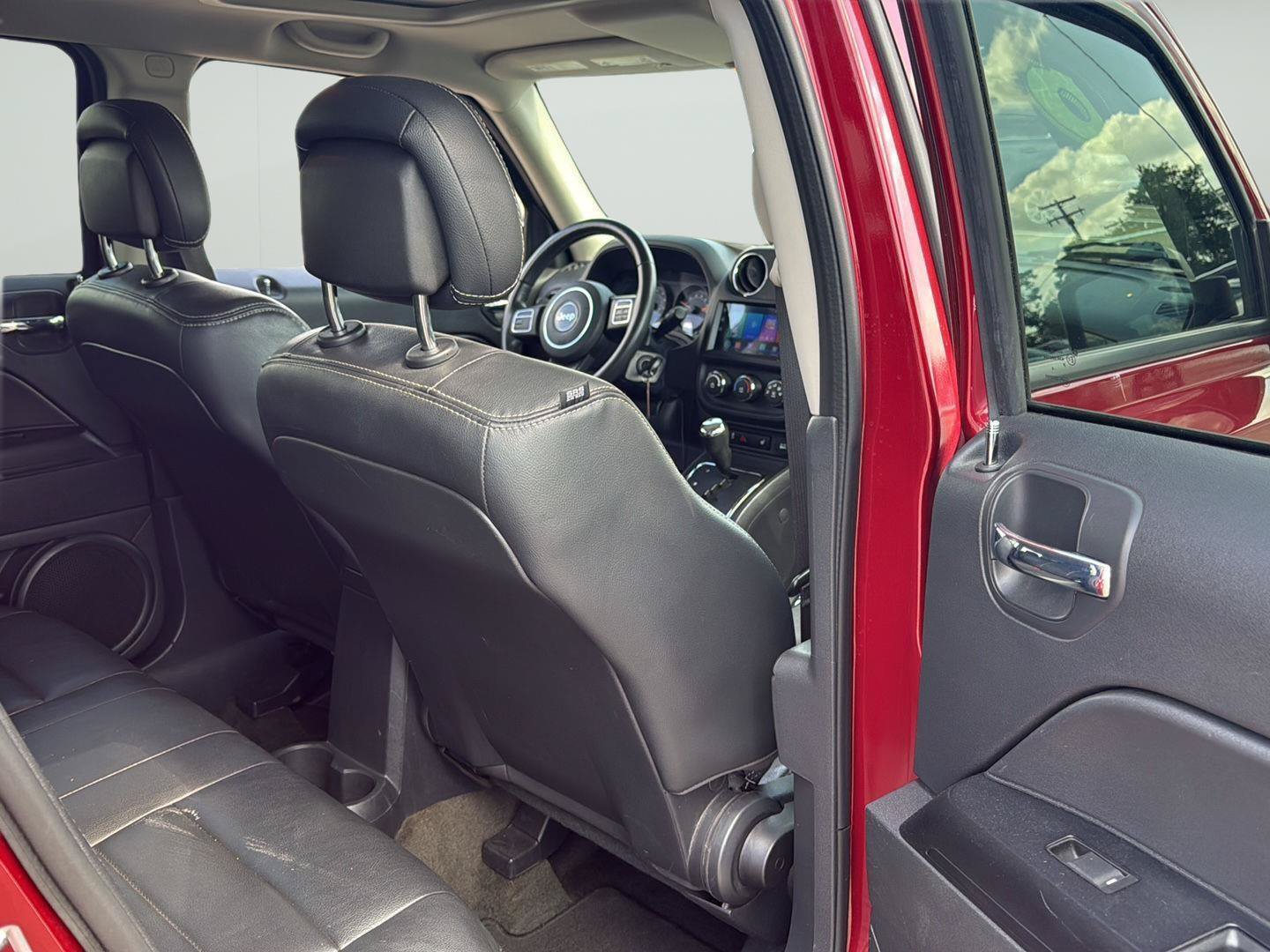 Used 2016 Jeep Patriot High Altitude FWD image 17