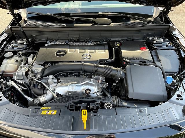 Certified 2023 Mercedes-Benz GLB 250 4MATIC image 32