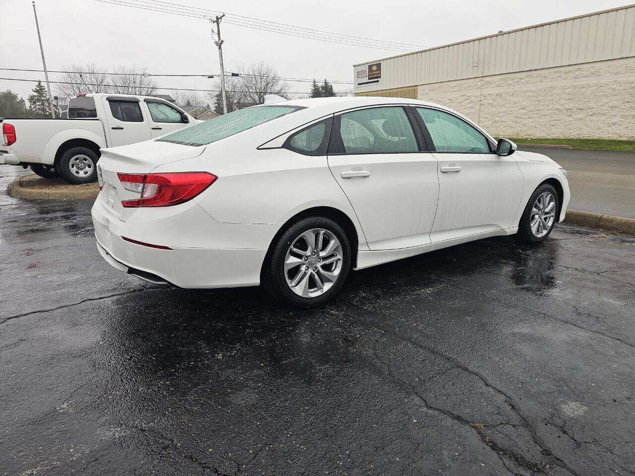 Used 2018 Honda Accord LX image 6